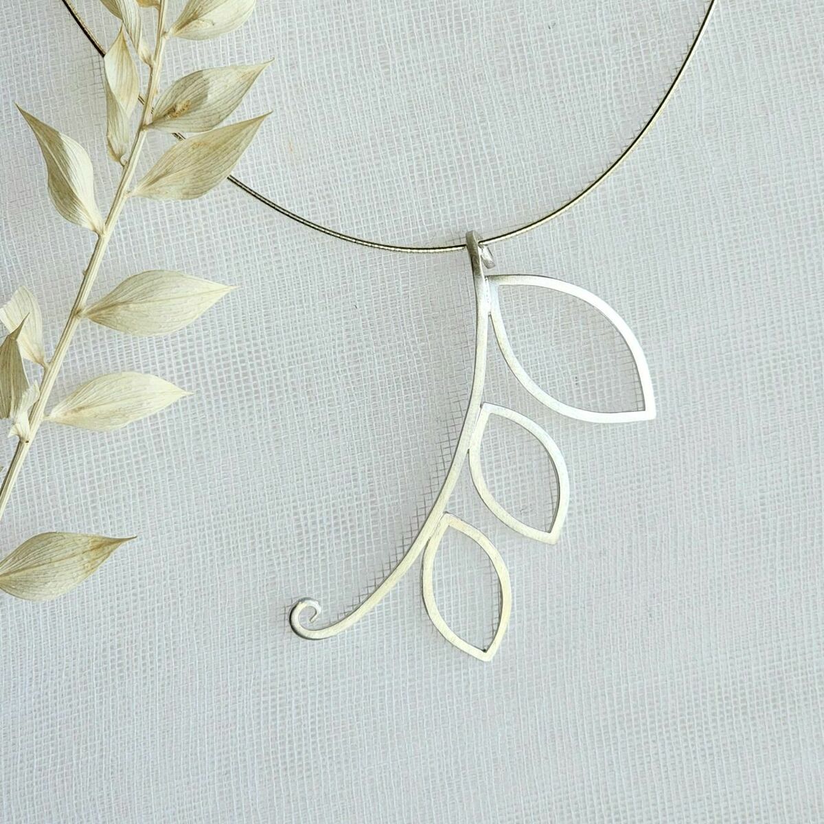 Leaf Tendril Necklet