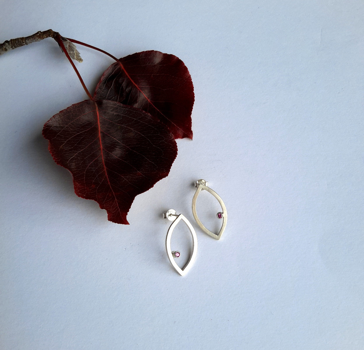 Bare Leaf stud with Pink Garnet