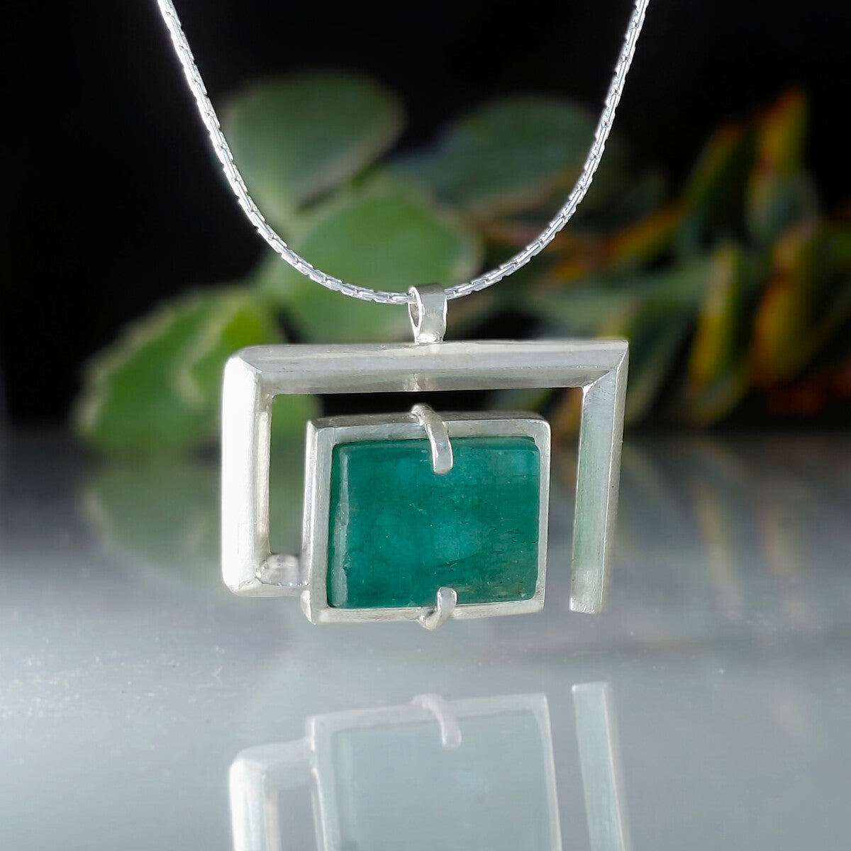 Geometric Emerald Slice Necklace