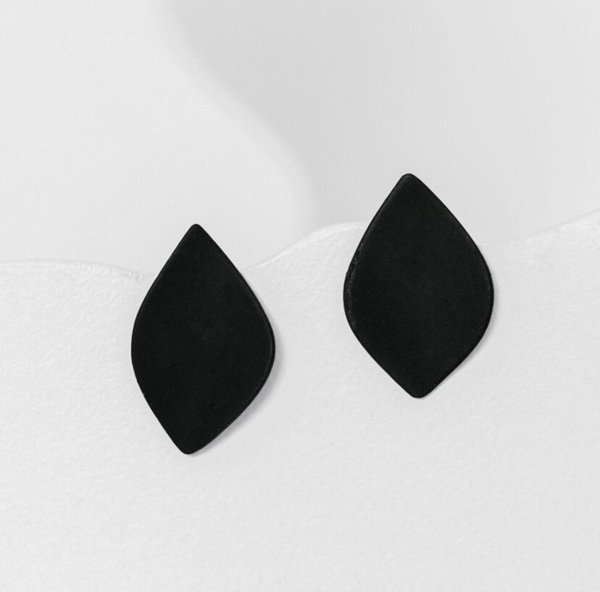 Black Leaf Studs
