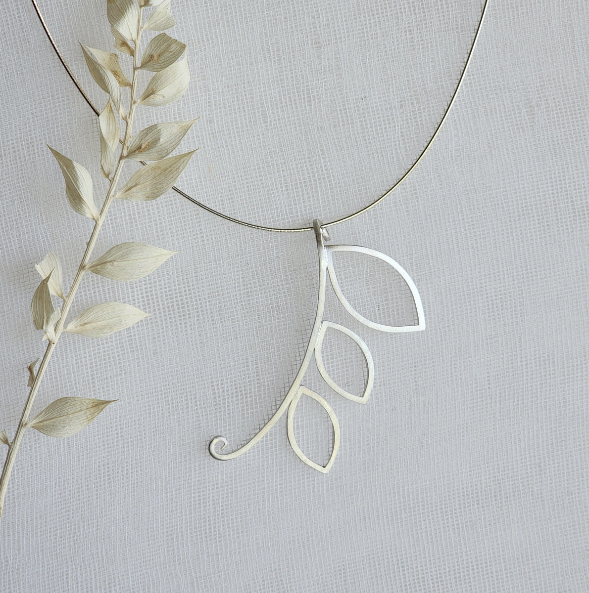 Leaf Tendril Necklet