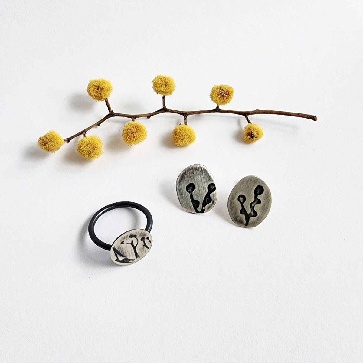 Wattle bud ring