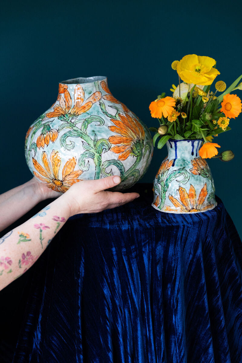 Dream Daisies Urn