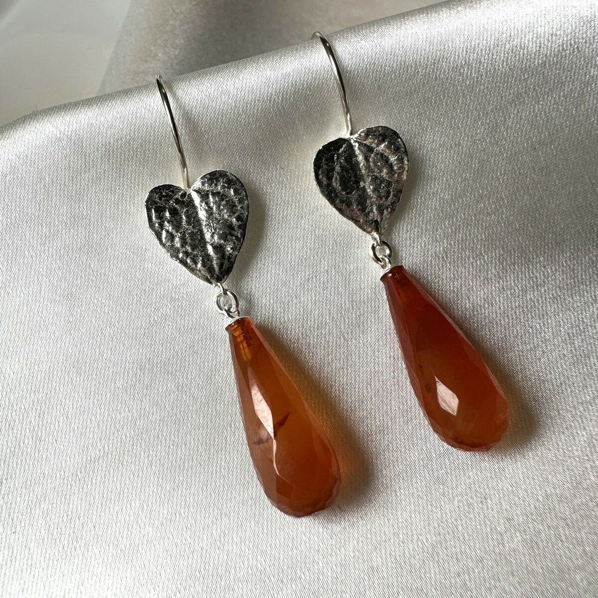 Chain of Hearts earrings with Carnelian Drops