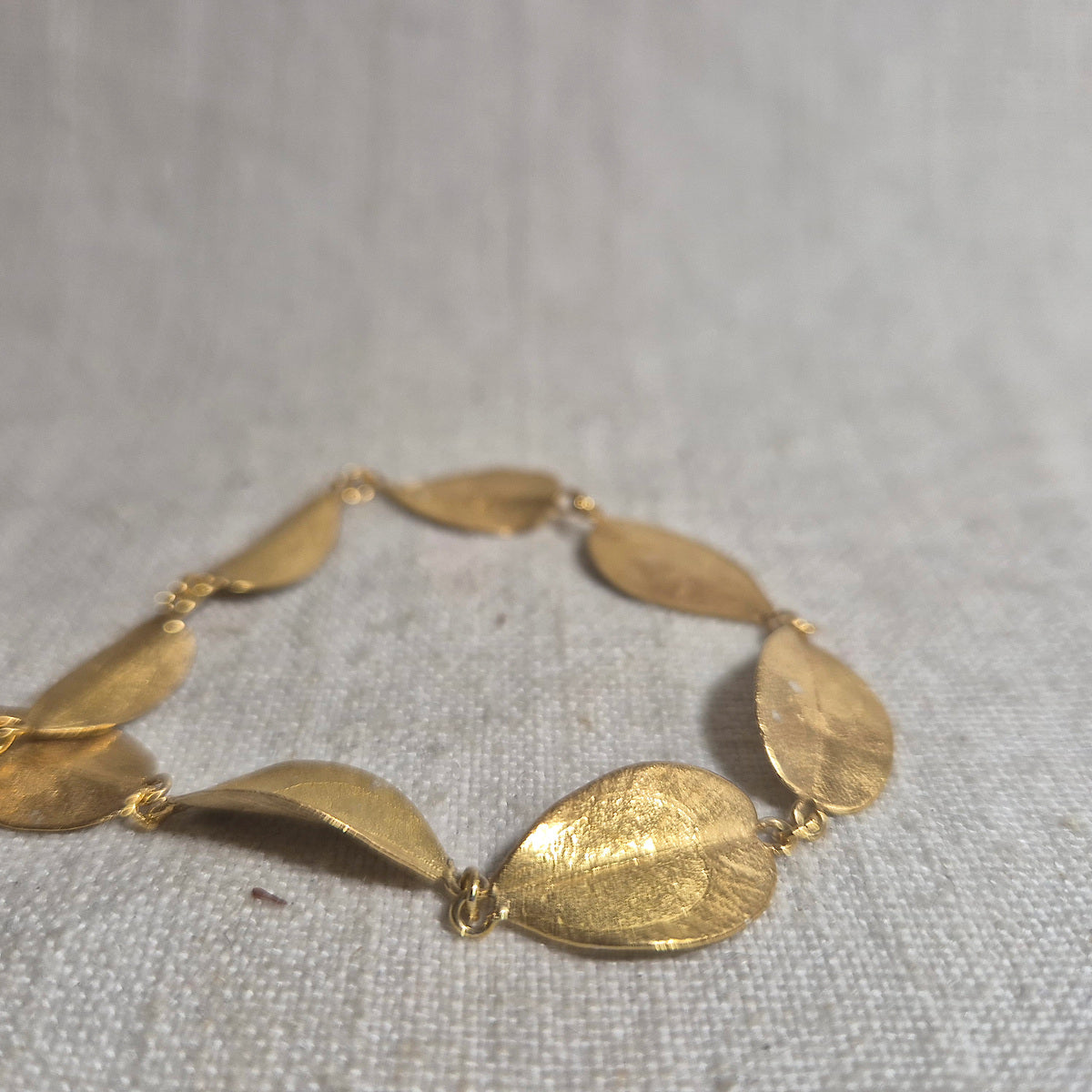 Botanical bracelet - box bush, gold plated