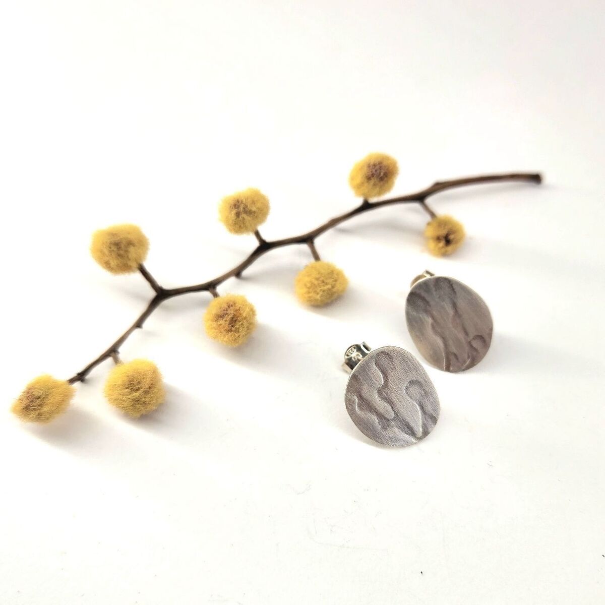Wattle blossom studs