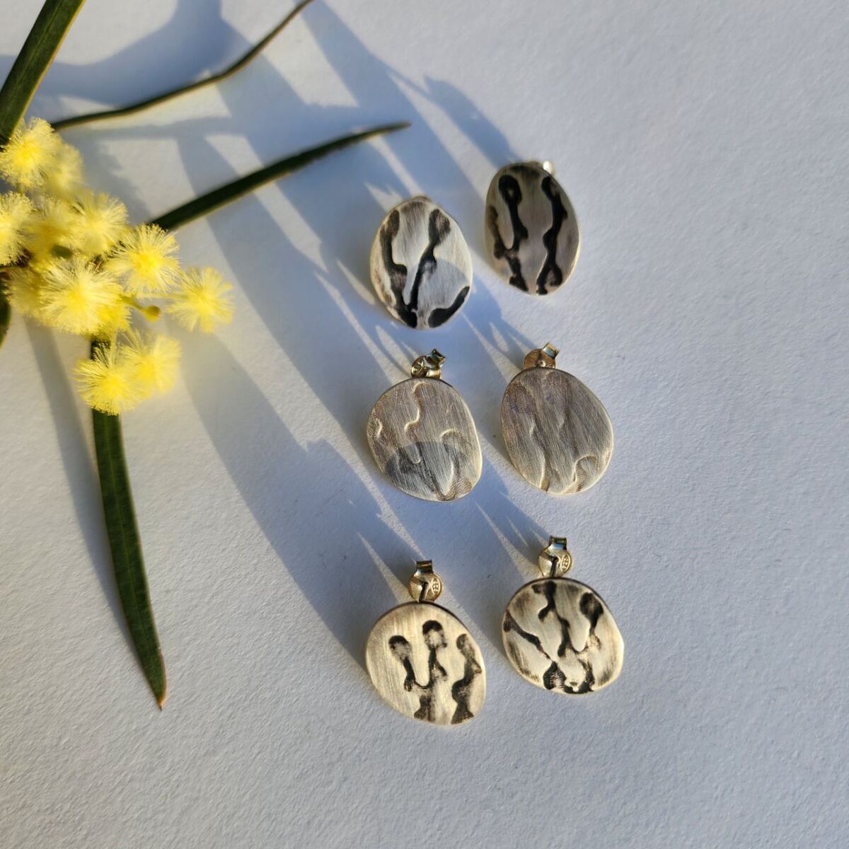 Wattle blossom studs