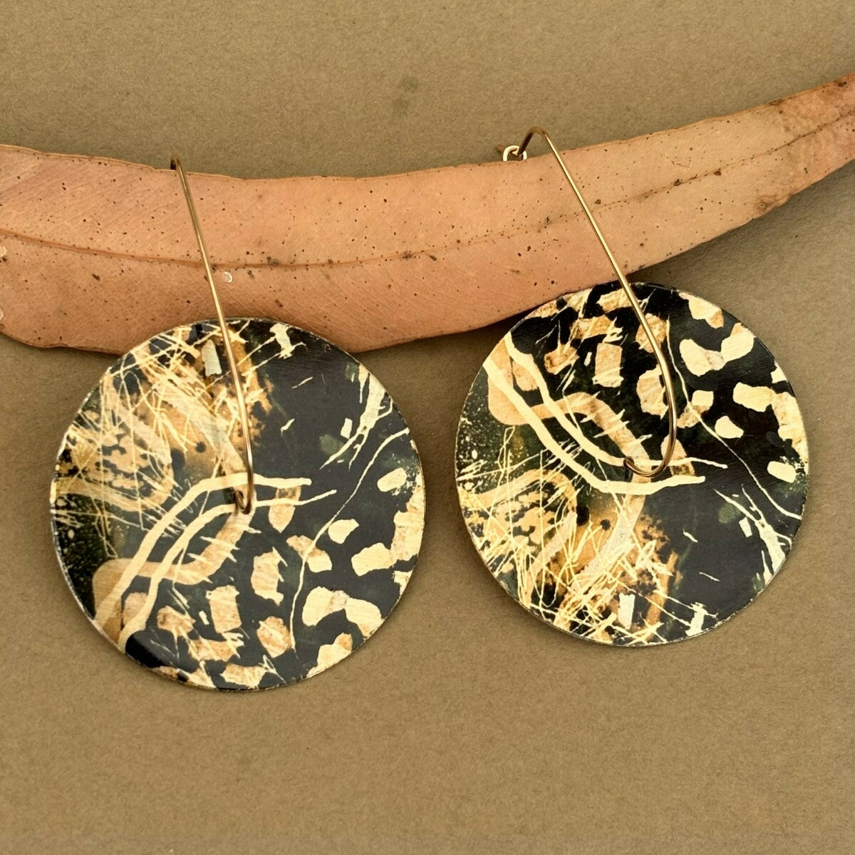 Golden Riverlines Medium Teardrop