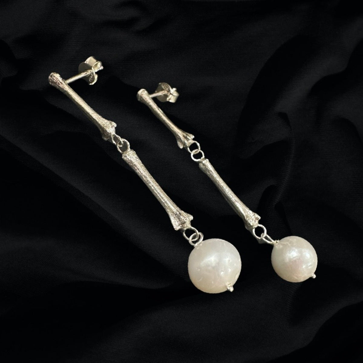 Fox Tail Vertebrae & Pearl Earrings (Small)
