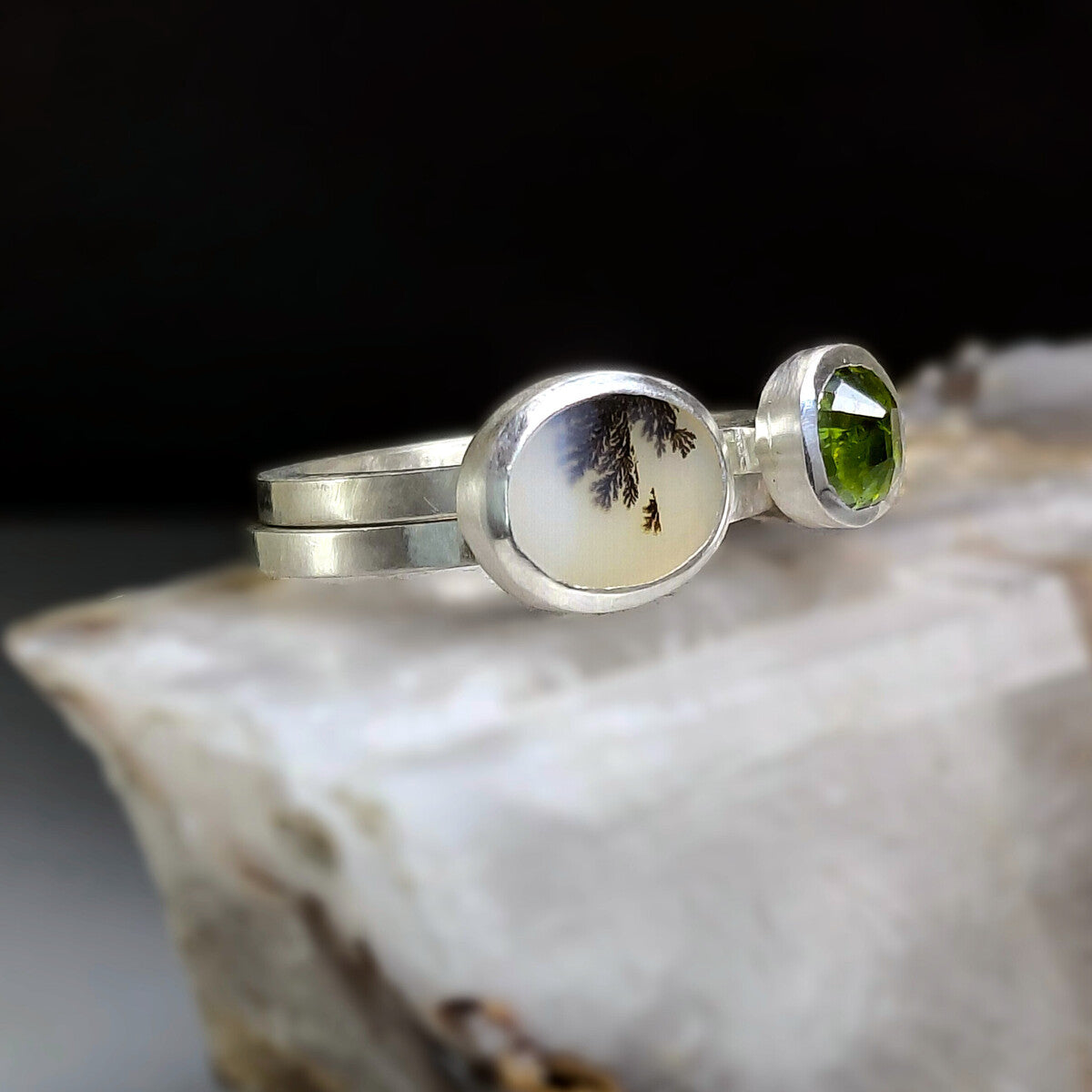 Agate and Sapphire Twin Podium Ring