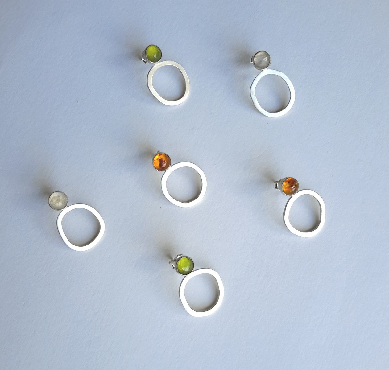 Gemstone Cycle studs with Amber