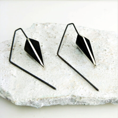 X-Series Short Hook Earrings – Kite