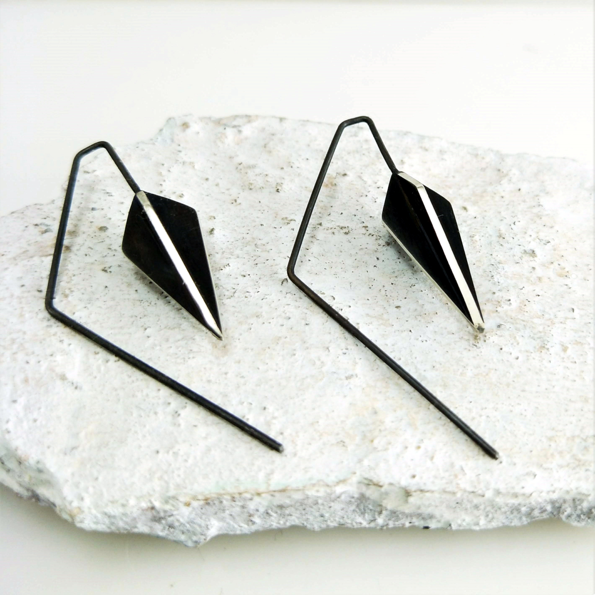 X-Series Short Hook Earrings - Kite