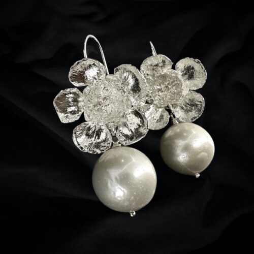 Geraldton Wax with Freshwater Pearl Drops