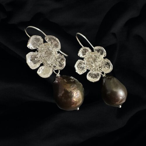 Geraldton Wax with Freshwater Pearl Drops