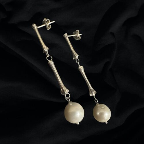 Fox Tail Vertebrae & Pearl Earrings (Small)